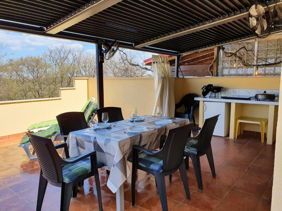 Vila Breskvar Mugeba Exterior foto